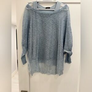 LOLA Made in Italy Off-Shoulder very lightweight Light Blue 2-piece set.Size M-L